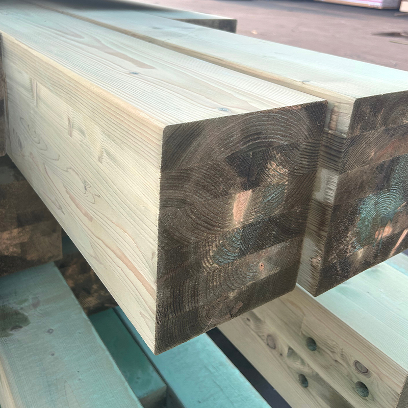  가문비나무 압력 처리 목재